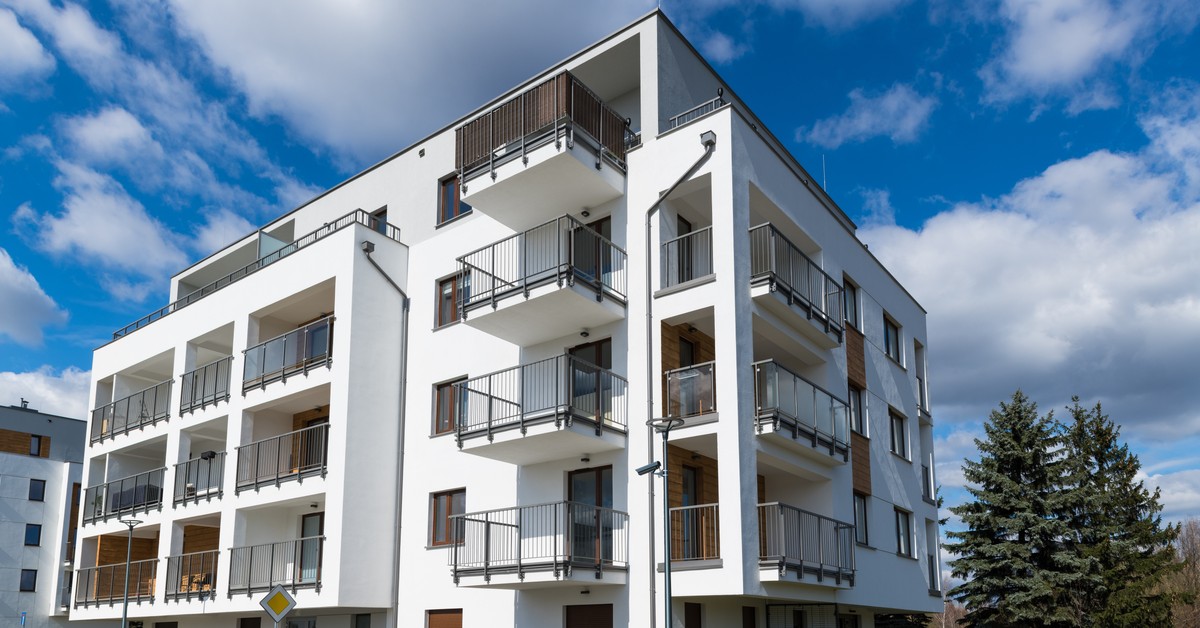 Co dalej z cenami mieszkań? Okazuje się, iż deweloperzy muszą płacić ten podatek. Koszty rosną