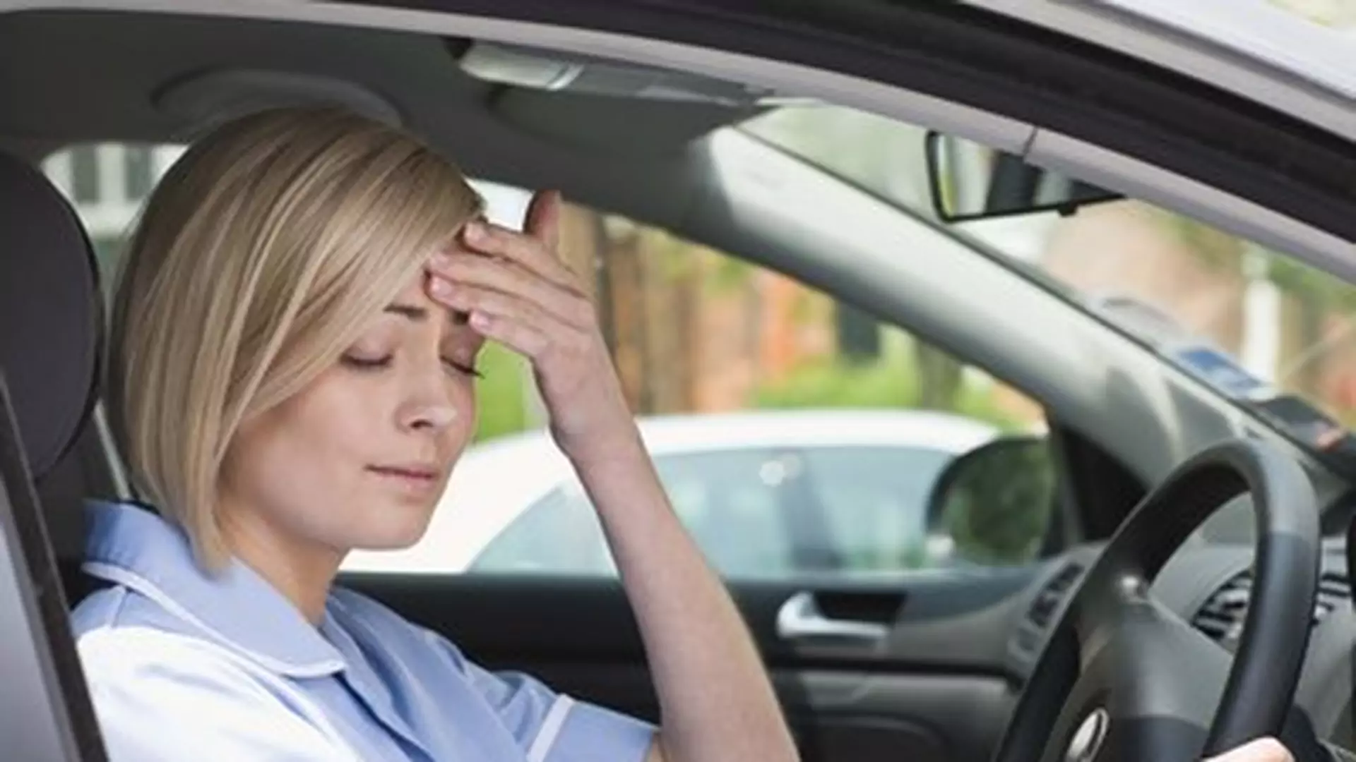 Wrzuć na luz: jak opanować stres za kierownicą