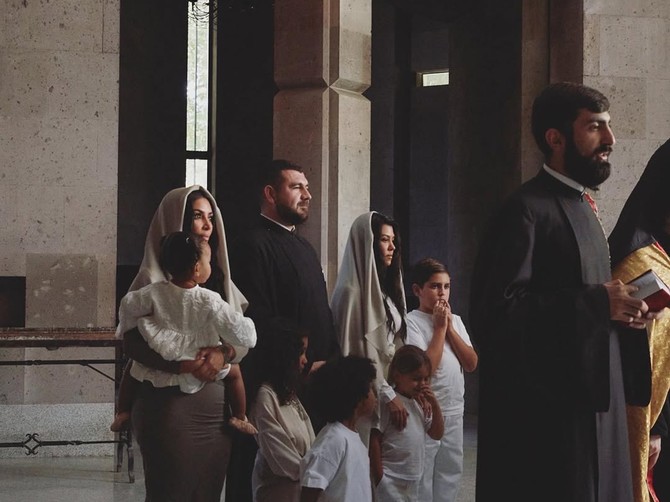 Godinama se priča da je Kim Kardašijan pravoslavka,  evo kojoj veroispovesti pripada