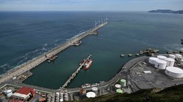 statek handlowy zaatakowany w cieśninie ormuz. płonie