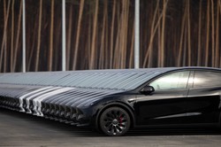 Wojna cenowa na rynku EV przybiera na sile. Tesla obniża ceny samochodów i oprogramowania FSD