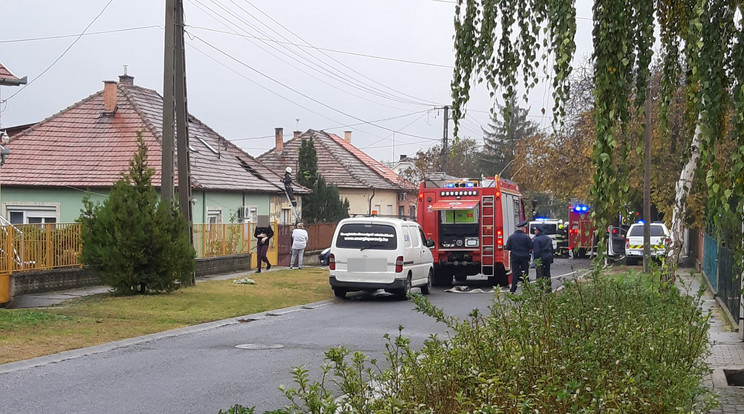 Kigyulladt egy ház Dunakeszin / Fotó: Blikk