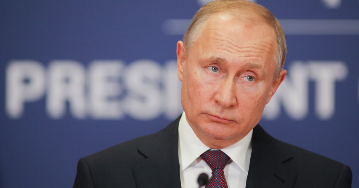 The effect of the sanctions is visible.  Here’s how much Russia lost in one week