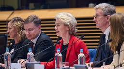 komisarz ue: zdejmuje biurokratyczny hamulec z gospodarki