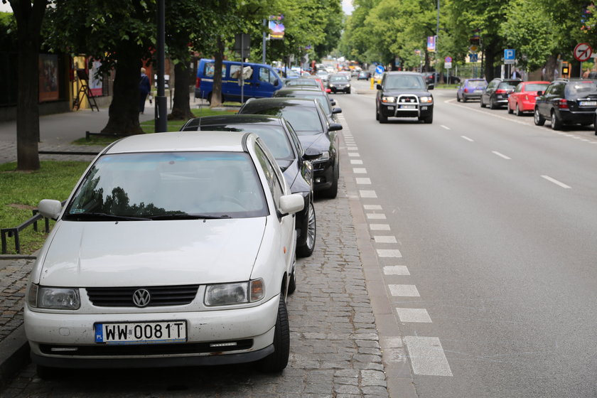 Urzędnicy zlecili wykonanie analizy dotyczącej utworzenia Strefy Płatnego Parkowania Niestrzeżonego na Saskiej Kępie