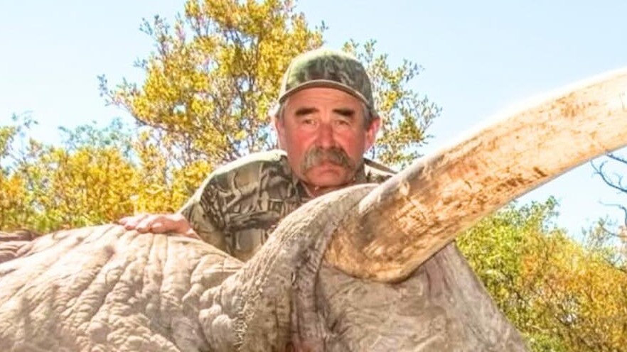 Milionár Ernie Dosio.