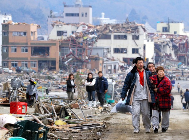 Amerykańskie okręty wojenne idą z pomocą Japonii