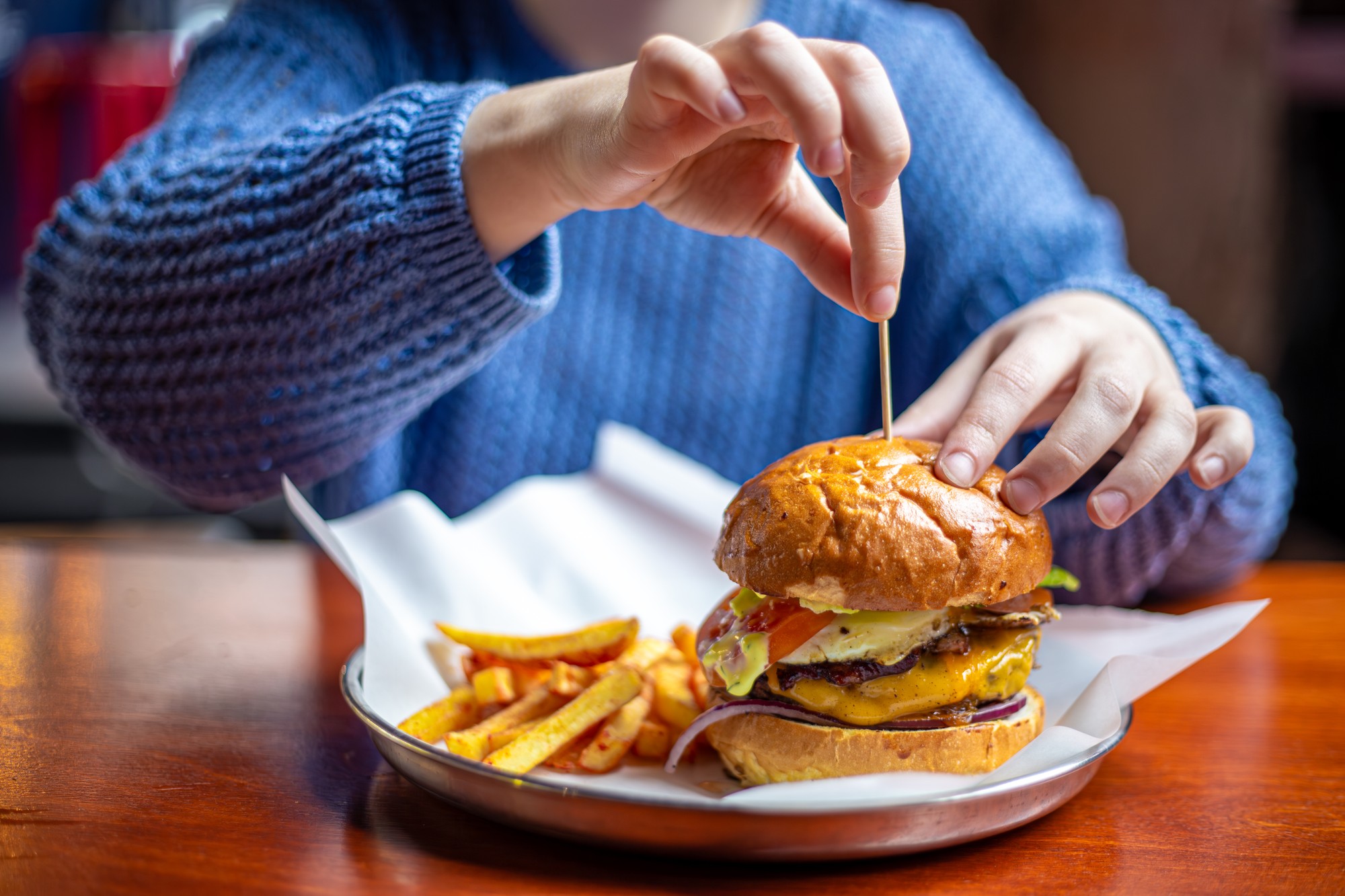 Naši predkovia mali rovnaké gény, no vďaka prirodzenému pohybu a jednoduchej strave netrpeli obezitou ani vysokým tlakom.
