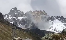 Ogromne osuwisko w górach Tyrolu. "Zniknęła część szczytu górskiego" [NAGRANIE]