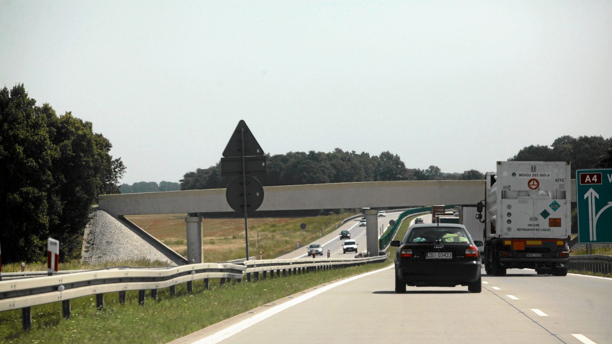 Niemal 13 mln zł kosztowała budowa nowego Laboratorium Drogowego Generalnej Dyrekcji Dróg Krajowych i Autostrad, które powstało przy Autostradowej Obwodnicy Wrocławia. Zadaniem laboratorium jest kontrola budowanych dróg na różnych etapach inwestycji.