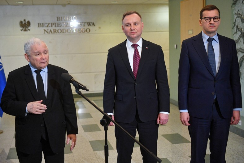 Jarosław Kaczyński, Andrzej Duda i Mateusz Morawiecki - zdjęcie z 2022 r.