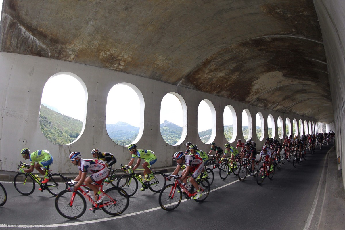 Vuelta e Espana: Majka drugi na 15. etapie