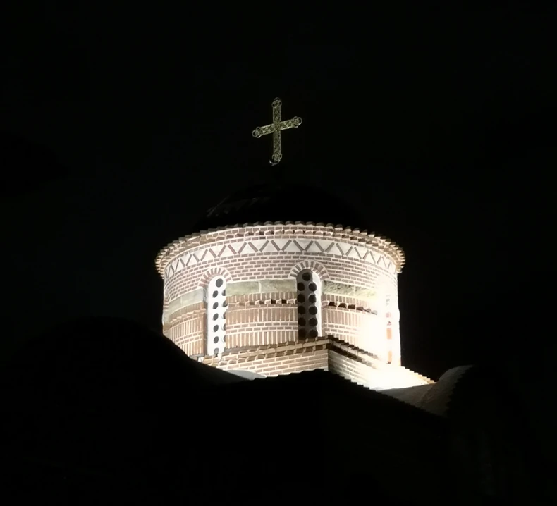 Srpska crvka u Hanoveru uz osvetljenje koje su Jevtići uredili