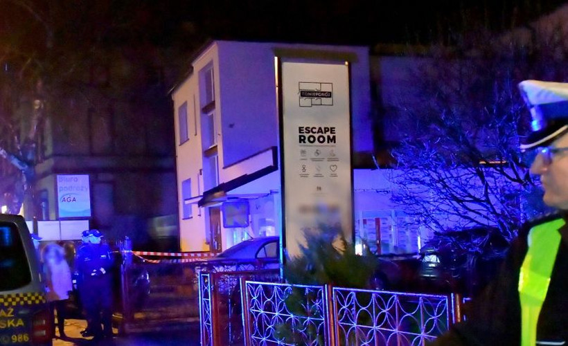W piątek w tzw. escape roomie w Koszalinie doszło do pożaru, w którym zginęło pięć dziewcząt, jeden mężczyzna jest ciężko poparzony.