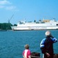 MF Jan Heweliusz cumuje przy nabrzeżu w cieśninie Świny, czerwiec 1992 r.