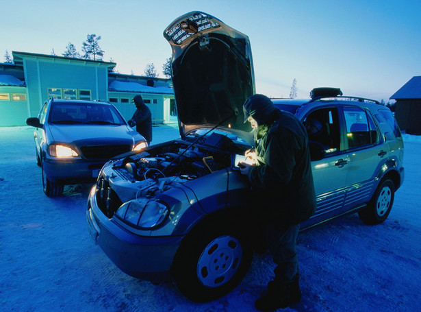 Minus 35 stopni! Jak ratować auto?