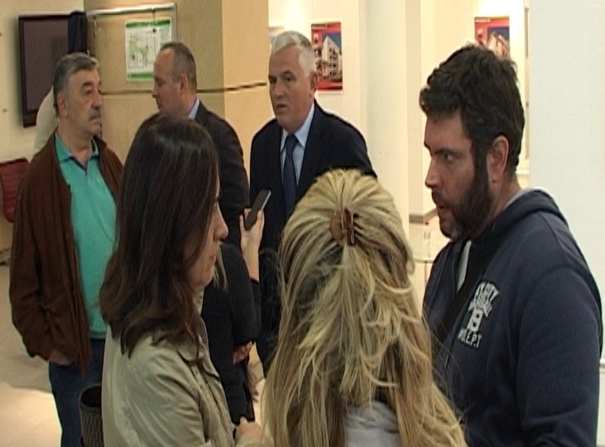 Svi zadovoljni posle sastanka