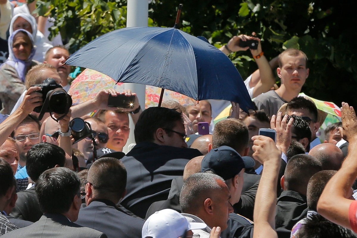 Aleksander Vucić w Srebrenicy