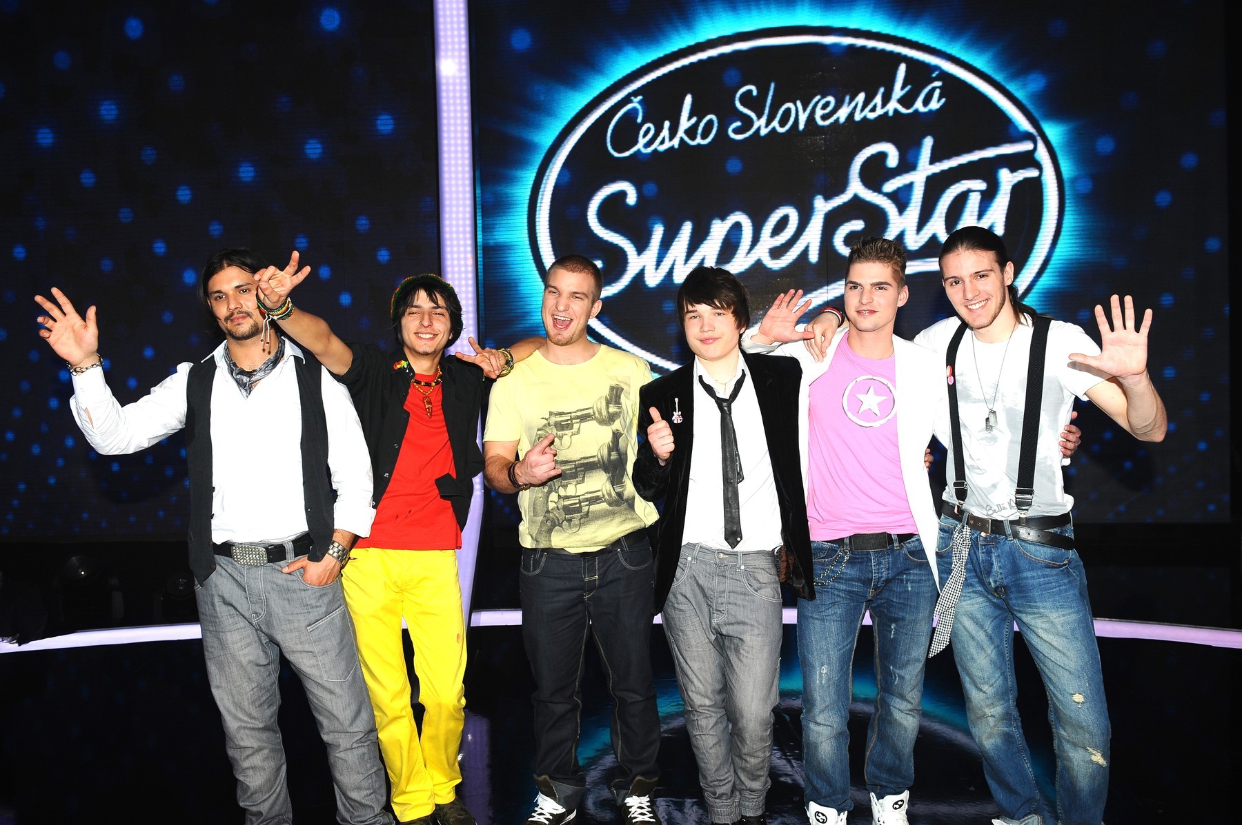 Súťažiaci Česko Slovenská Superstar 2011 - zľava Matej Pinak, Michal Šeps, Lukáš Adamec, Martin Harich, Martin Kurc a Petr Ševčík