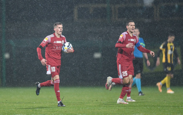 Piłkarze Miedzi Legnica podczas meczu z GKS-em Katowice