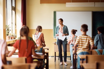 Nauczyciele odchodzą z pracy z dnia na dzień. Dyrektorzy szkół są bezradni