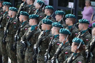 Zarobki żołnierzy w Polsce 2026 - tabela brutto. Ile zarabiają żołnierze w Polsce? Podwyżki w wojsku od 1 stycznia