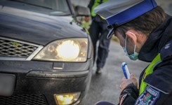 Nowe prawo dla starszych aut w 2026. Decyzja zapadła, oto harmonogram zmian