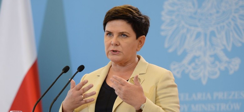 Szydło o Macierewiczu: Reformując polską armię, naraża się wielu grupom interesów