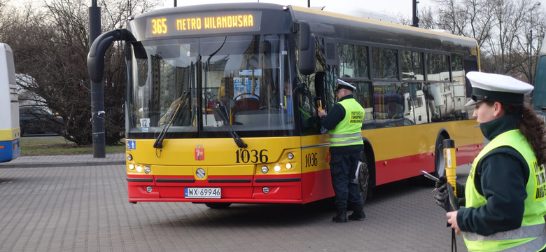 Inspektorzy ITD sprawdzili trzeźwość 360 kierowców autobusów w Warszawie