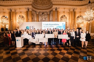 22 licealistów ze stypendiami Our Future Foundation, marzą o studiach na Harvardzie, Oxfordzie czy LSE