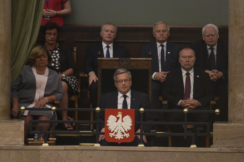 Duda zarabia ponad 3 razy więcej niż Komorowski!