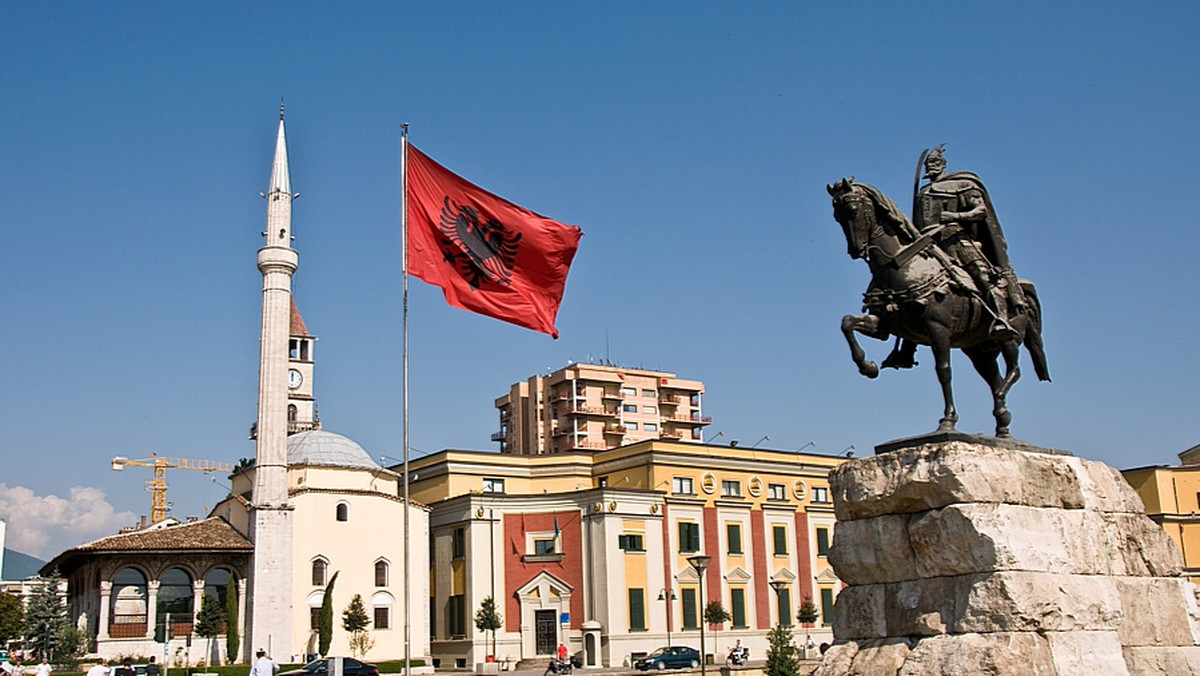 Ponad 250 zabytków z terenu Kosowa i Północnej Albanii pokazanych zostanie od soboty w Muzeum Etnograficznym w Poznaniu na wystawie "Śladami Kanunu. Kultura albańska w wieloetnicznym Kosowie". Będzie to pierwsza tego typu wystawa w Europie.