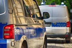 Strzelanina na Mazurach. Policja otoczyła posesję, uzbrojony mężczyzna nie chce negocjować