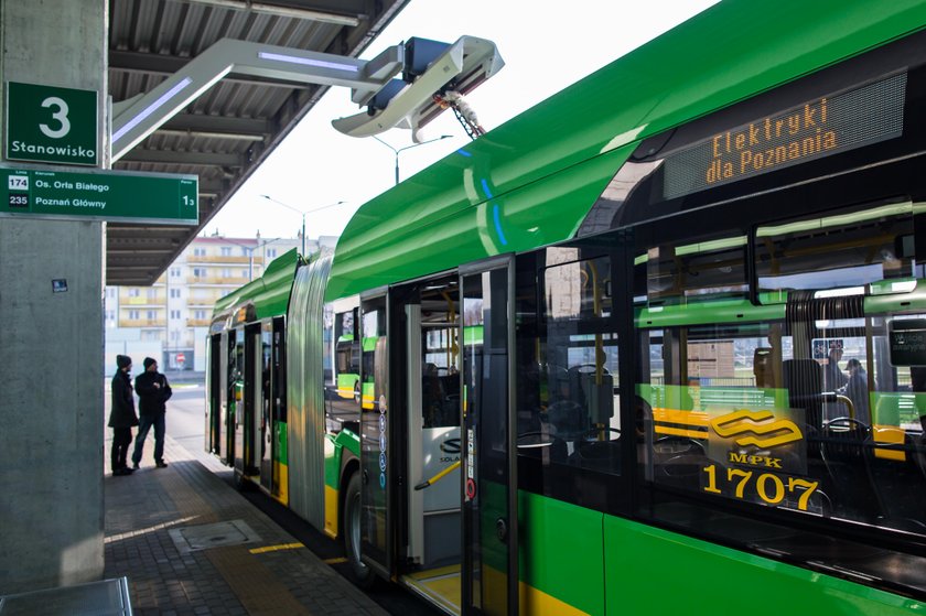 Autobus elektryczne już wożą pasażerów