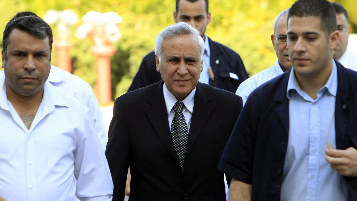 Sąd Najwyższy odrzucił apelację i podtrzymał wyrok dla byłego prezydenta Izraela Mosze Kacawa, skazanego przez sąd niższej instancji na siedem lat więzienia za gwałt i inne przestępstwa seksualne. Kacaw ma rozpocząć odsiadywanie wyroku 7 grudnia.