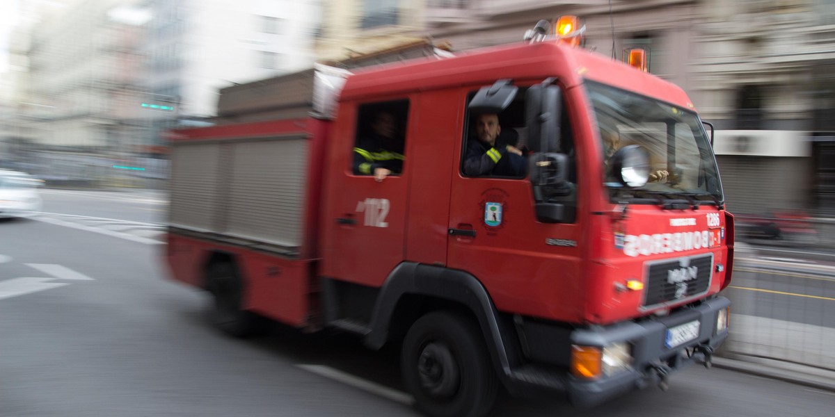 11-letnie dziecko zmarło w pożarze kamienicy w Benifaió w Hiszpanii