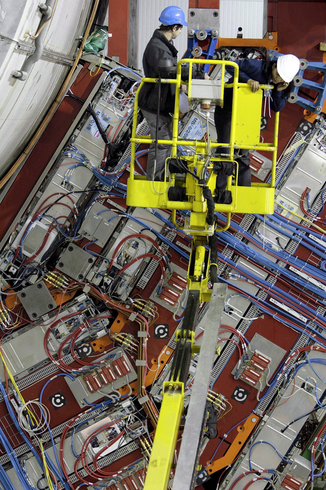 SZWAJCARIA CERN AKCELERATOR LHC ARCHIWALNE
