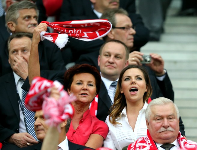 Jolanta i Aleksandra Kwaśniewskie oraz Lech Wałęsa