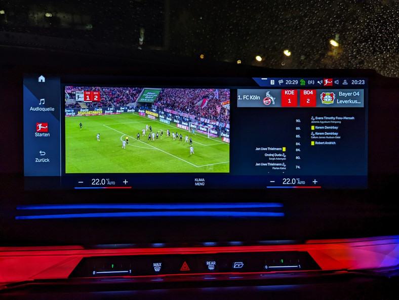 Bundesliga w systemie BMW Curved Display