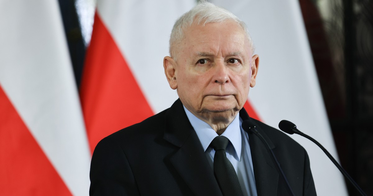 Kluczowy problem Kaczyńskiego. Ekpsert: to dlatego w partii tak bardzo trzeszczy