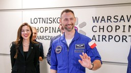 kosmonauta uznański-wiśniewski będzie ojcem. jego żona, posłanka ko, s