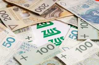 ZUS przelał 'czternastki' na konta emerytów [PODSUMOWANIE]