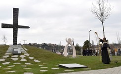 Na Węgrzech odsłonięto pomnik smoleński. Orban do Kaczyńskiego: Pańska wizyta pozwoliła nam podnieść głowę