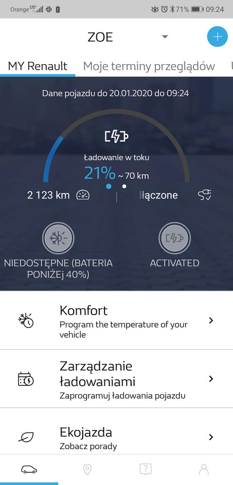 Renault ZOE R135 Intens: za pomocą aplikacji zainstalowanej w telefonie można podglądać stan samochodu – np. w sytuacji, gdy stoi kilometr dalej podłączony do ładowarki