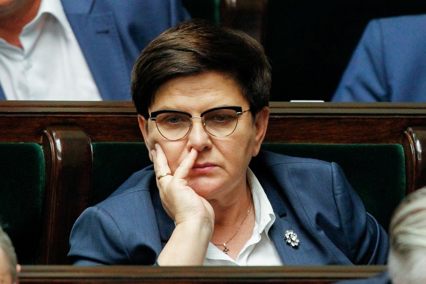 Zaskakujące skutki afery premiowej w rządzie Szydło