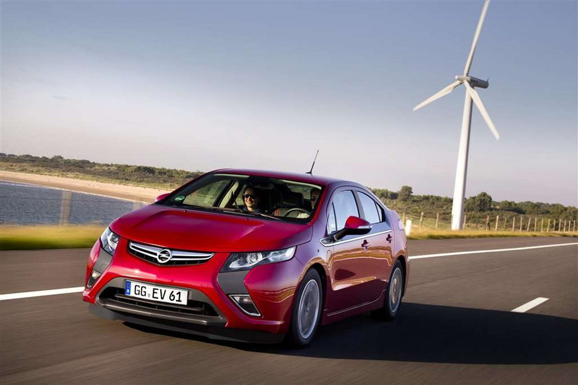 Opel Ampera samochodem roku