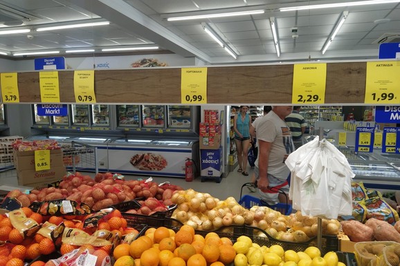 Ovo su cene u prodavnicama u Grčkoj pred početak nove letnje sezone: Evo koliko koštaju osnovne namirnice, jedan proizvod je drastično poskupeo