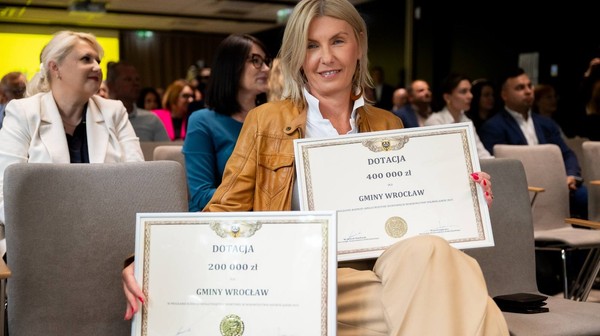 Renata Granowska z dotacjami na modernizację miejskich obiektów sportowych.