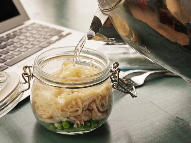 71860_20140929instantnoodlesdiyrecipechickendillpeas11