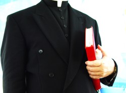 "Ksiądz też ma prawo do masażu"